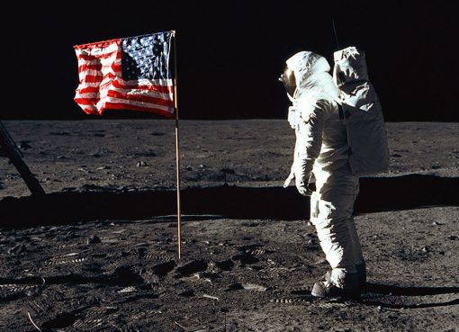 La bandera de EEUU en la Luna